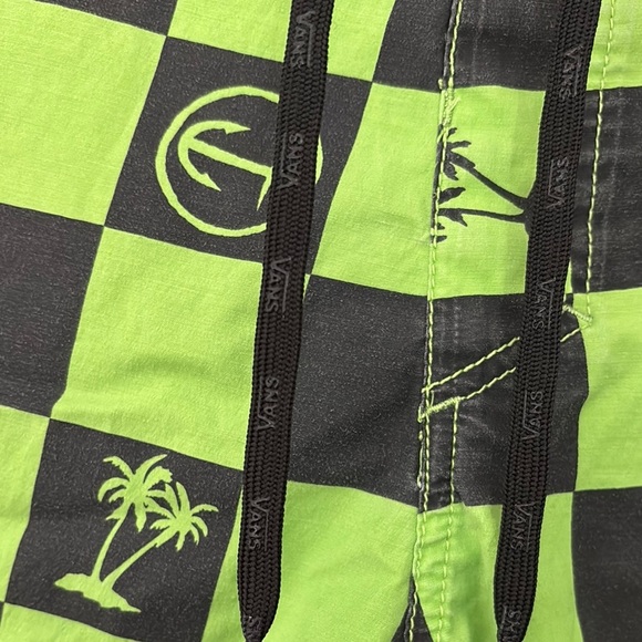 Mens Vans Off The Wall Black Green Mens Board Swim Short Green Checkered Size 38 - Picture 4 of 11